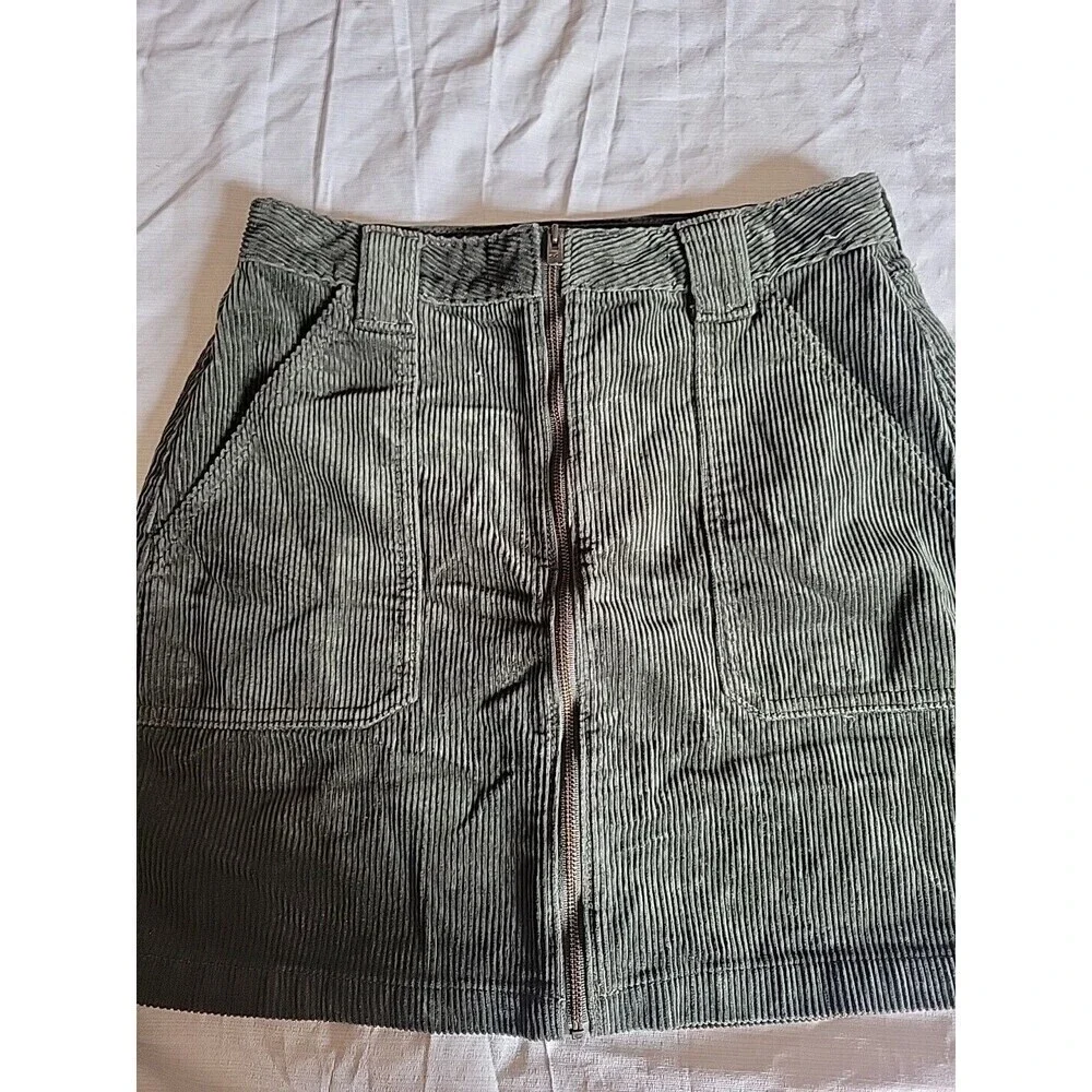 Hollister Dark Green Corduroy Skirt Size 9 Front Zip Junior Ultra High Rise